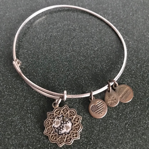 Alex and Ani Expandable Wire Bracelet Sagittarius 2017 - Picture 1 of 16